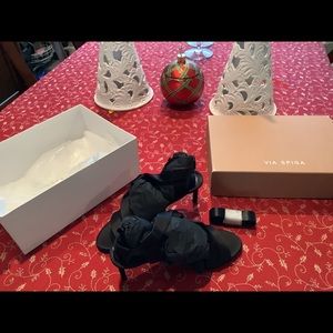Beautiful NWB Via Spiga women’s black heels